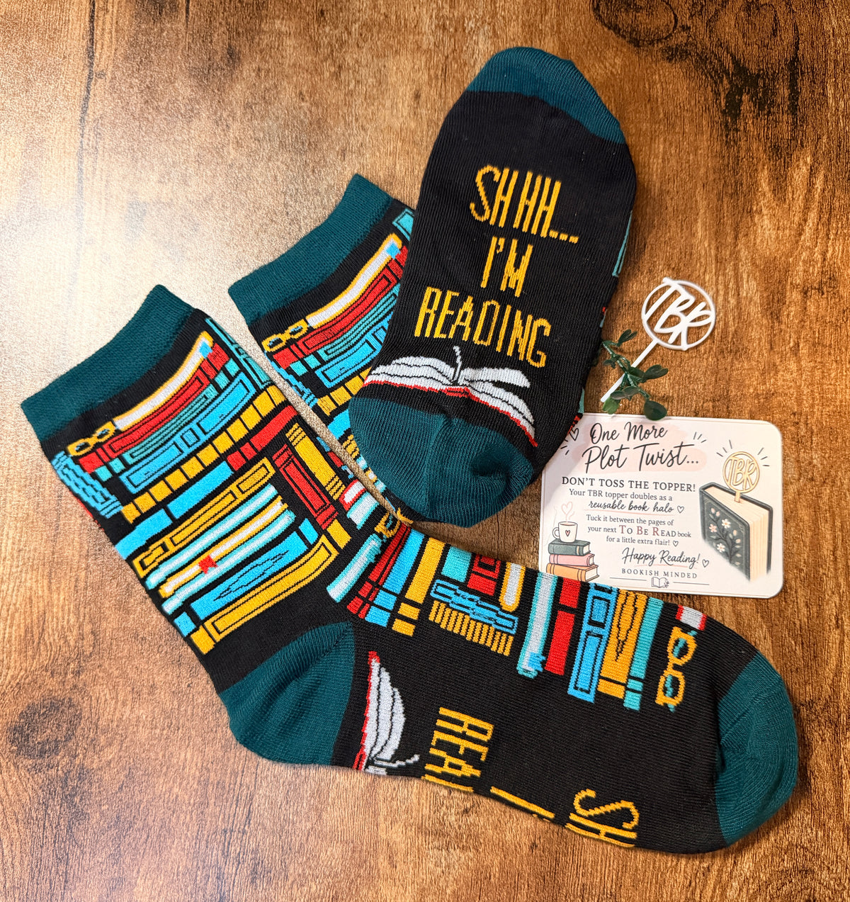 Plot Twist Sock Cupcake + TBR Book Halo